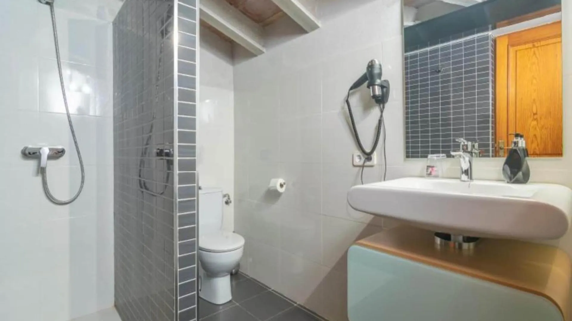 Villa With Private Pool In Llubi 0*,
